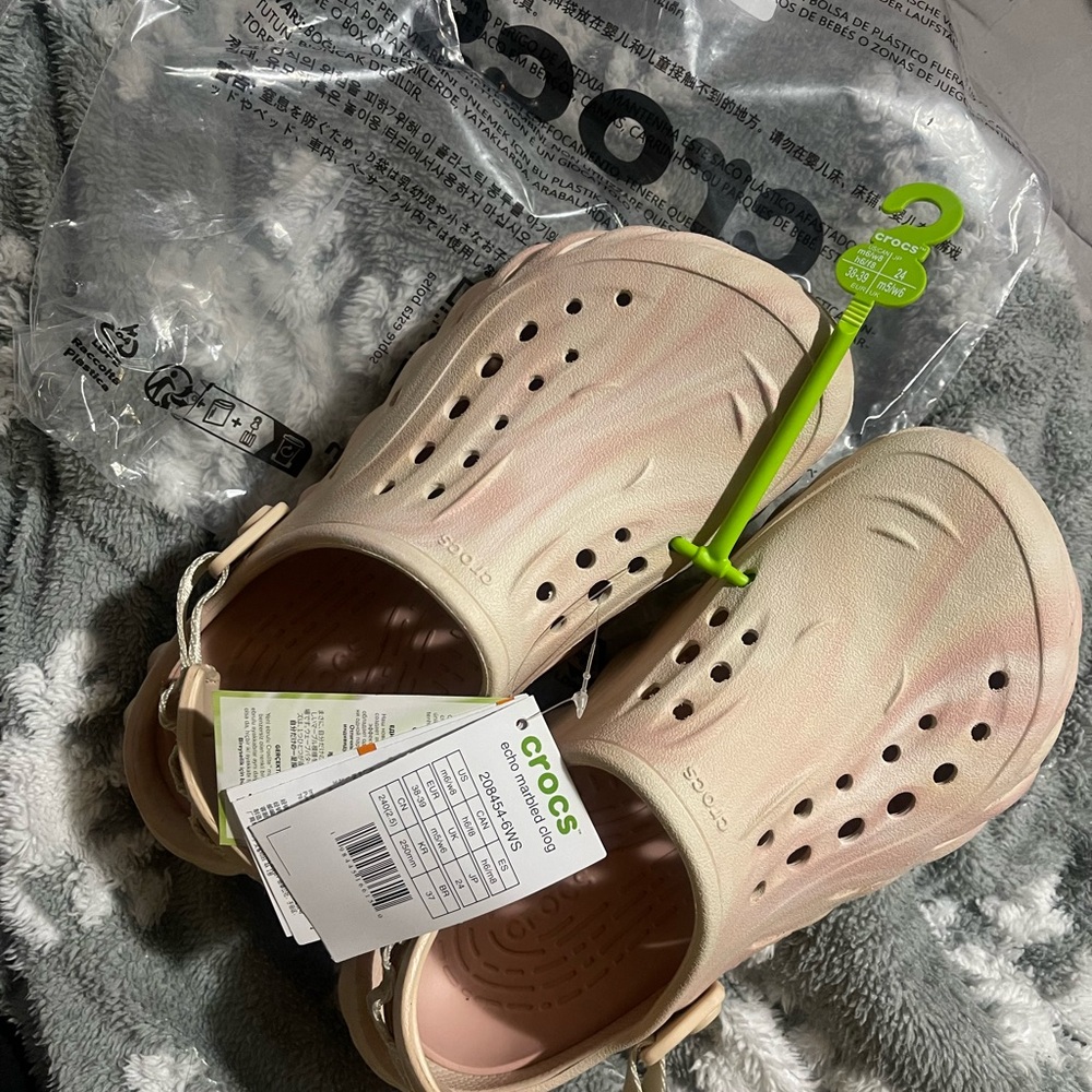 CROCS Women's Light Pink Clogs - Picture 4 of 4